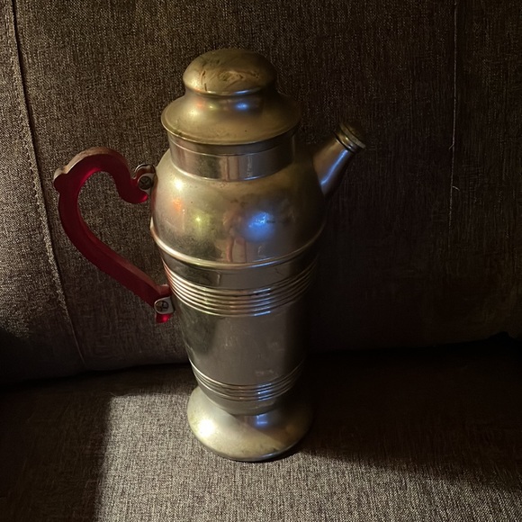 Mid century era, Art Deco style cocktail, shaker chrome, and ruby, red handle - Picture 12 of 12
